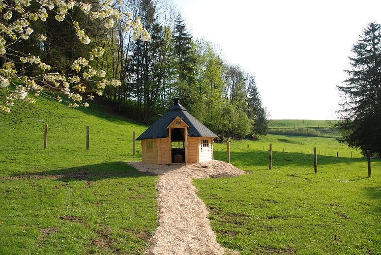 eine der kleinen Grillhütten